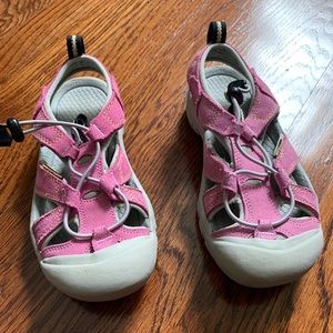 Keen Newport H2 water friendly sandals (size 2)